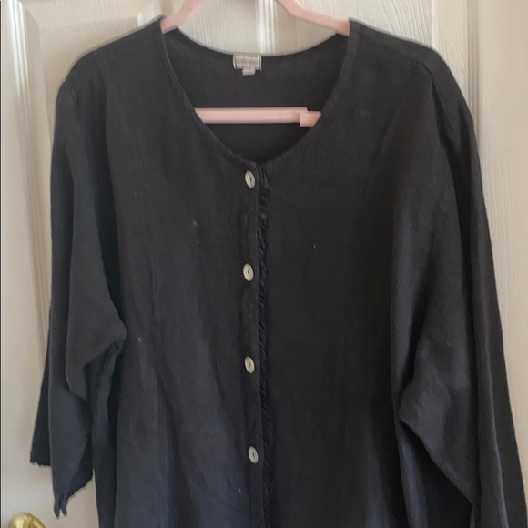 Subtle Tones black linen button down top - Picture 4 of 5